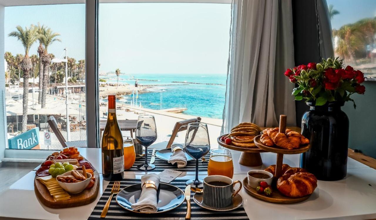 Cosea Living: Seaside Deluxe Suite In Harbour 107B Paphos Eksteriør billede