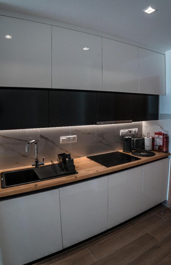 Cosea Living: Seaside Deluxe Suite In Harbour 107B Paphos Eksteriør billede