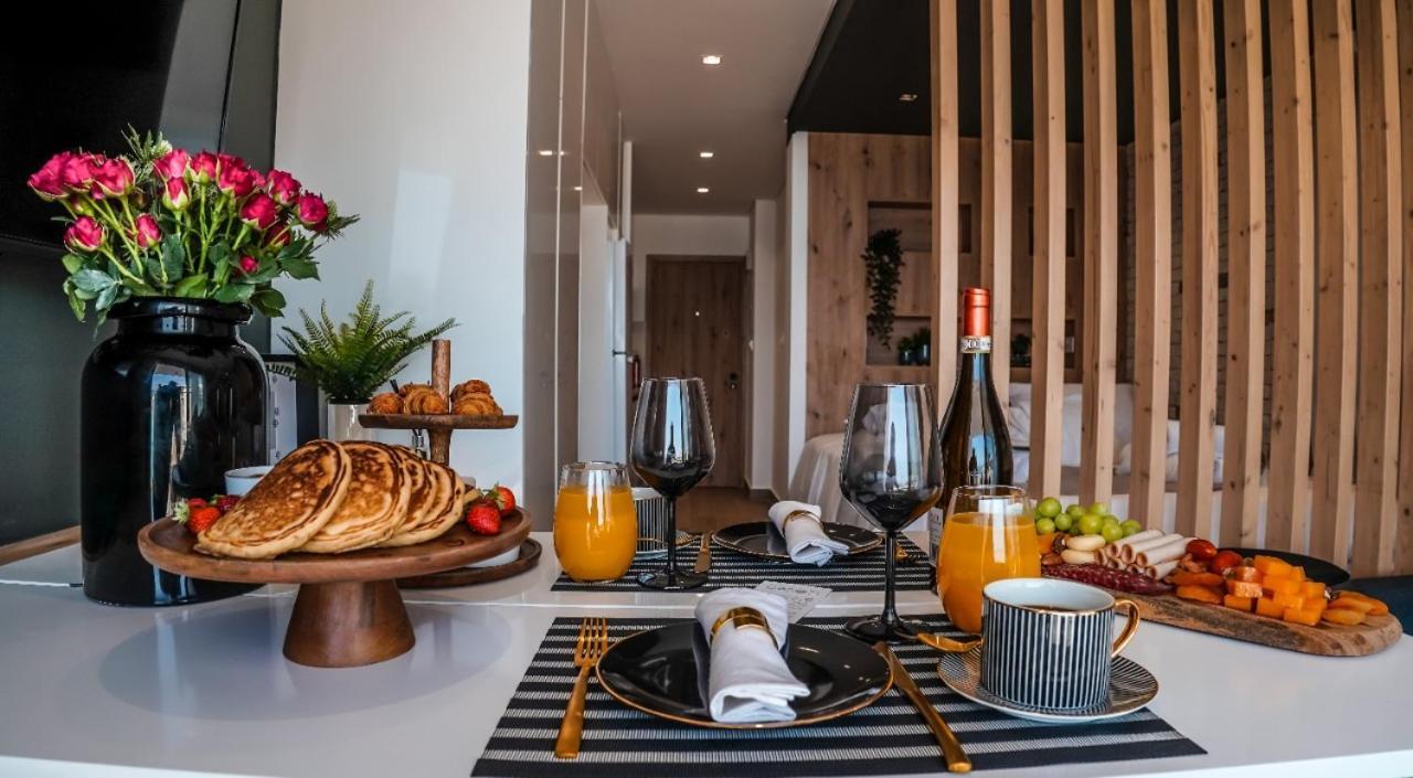 Cosea Living: Seaside Deluxe Suite In Harbour 107B Paphos Eksteriør billede