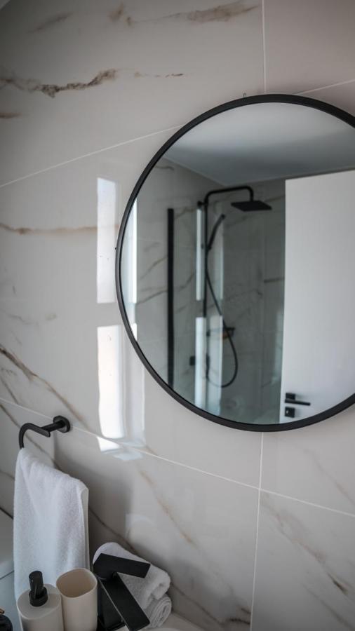 Cosea Living: Seaside Deluxe Suite In Harbour 107B Paphos Eksteriør billede