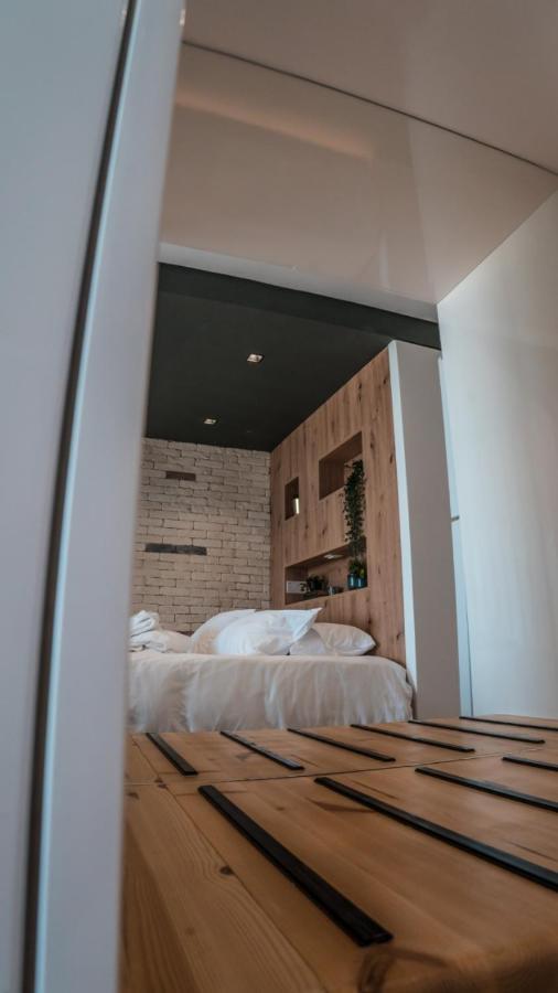 Cosea Living: Seaside Deluxe Suite In Harbour 107B Paphos Eksteriør billede